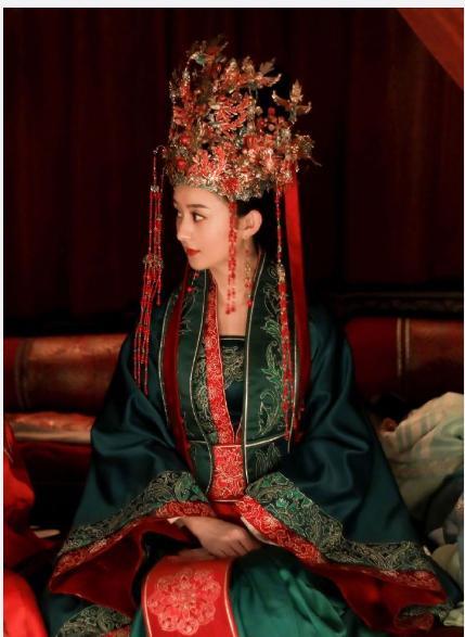 明星穿凤冠霞帔,明星们的华丽古装风采