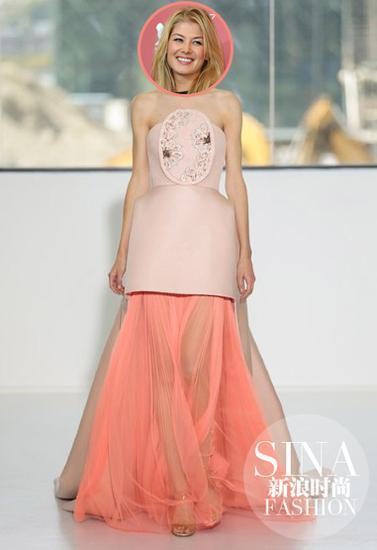 罗萨蒙德.派克老公,揭秘她与神秘老公的爱情传奇