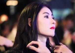 性张的明星,揭秘性张力十足的明星风采